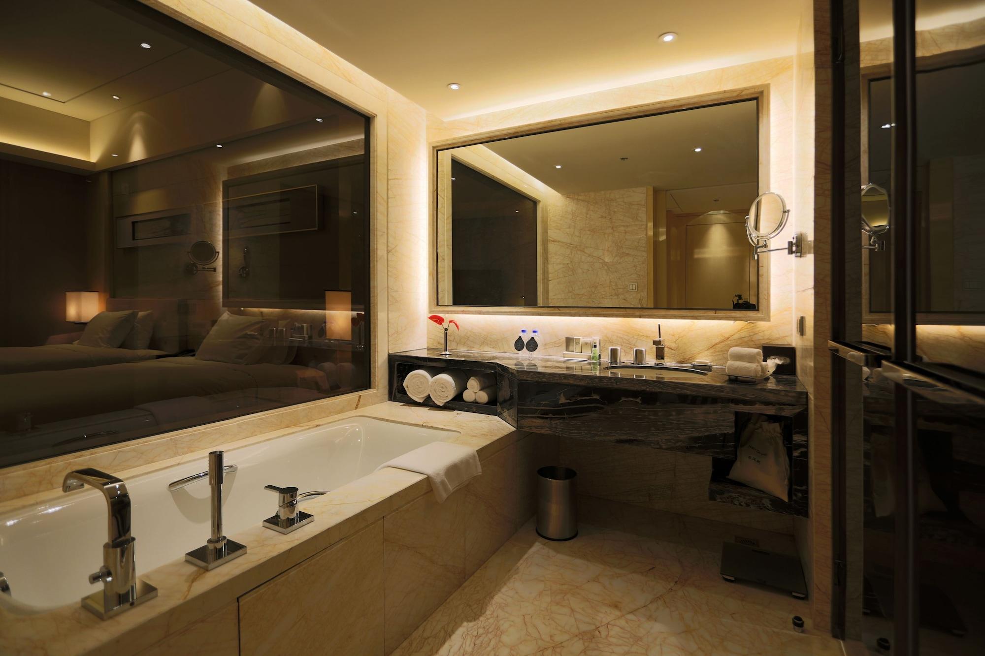Hilton Dalian Otel Dış mekan fotoğraf