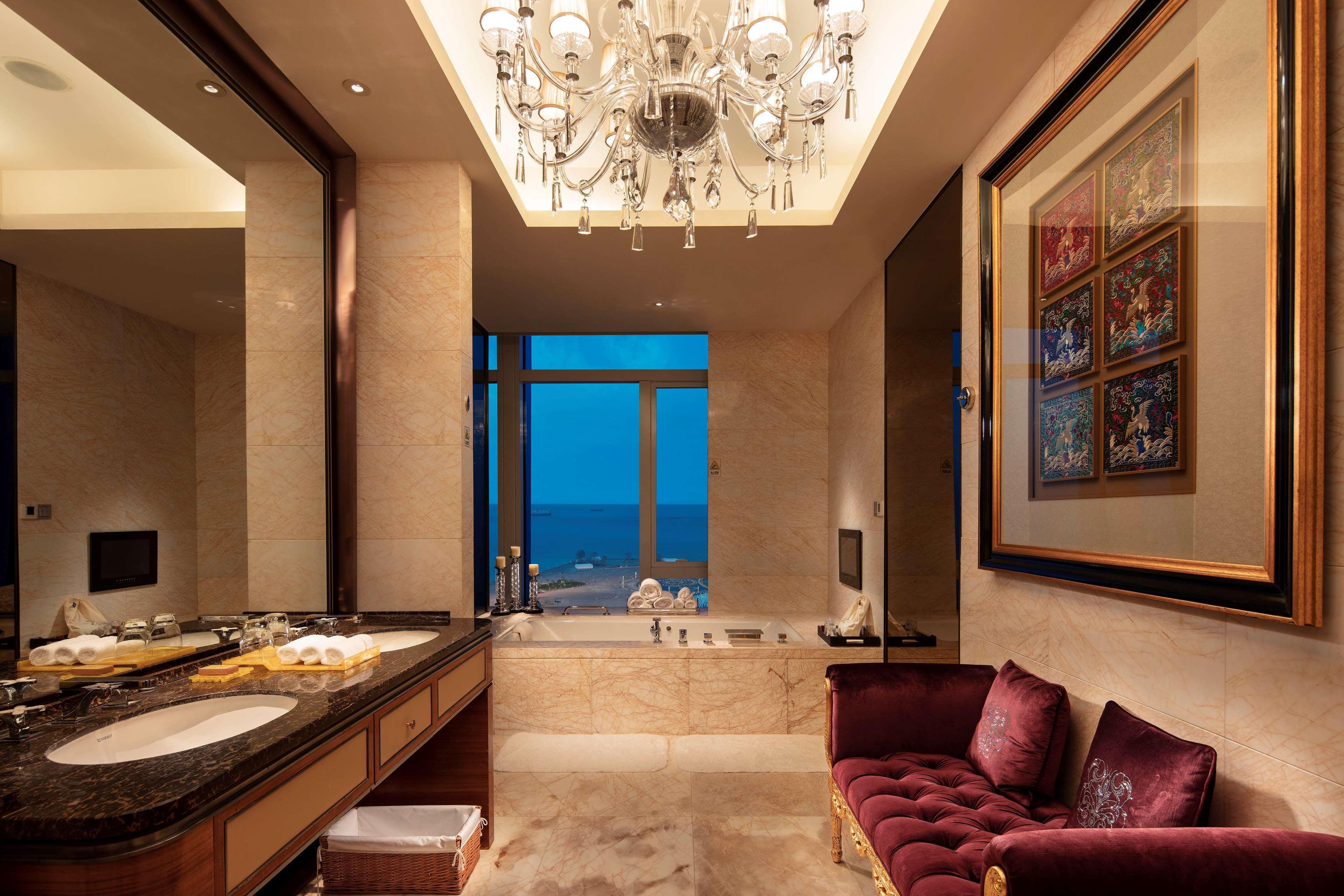 Hilton Dalian Otel Dış mekan fotoğraf