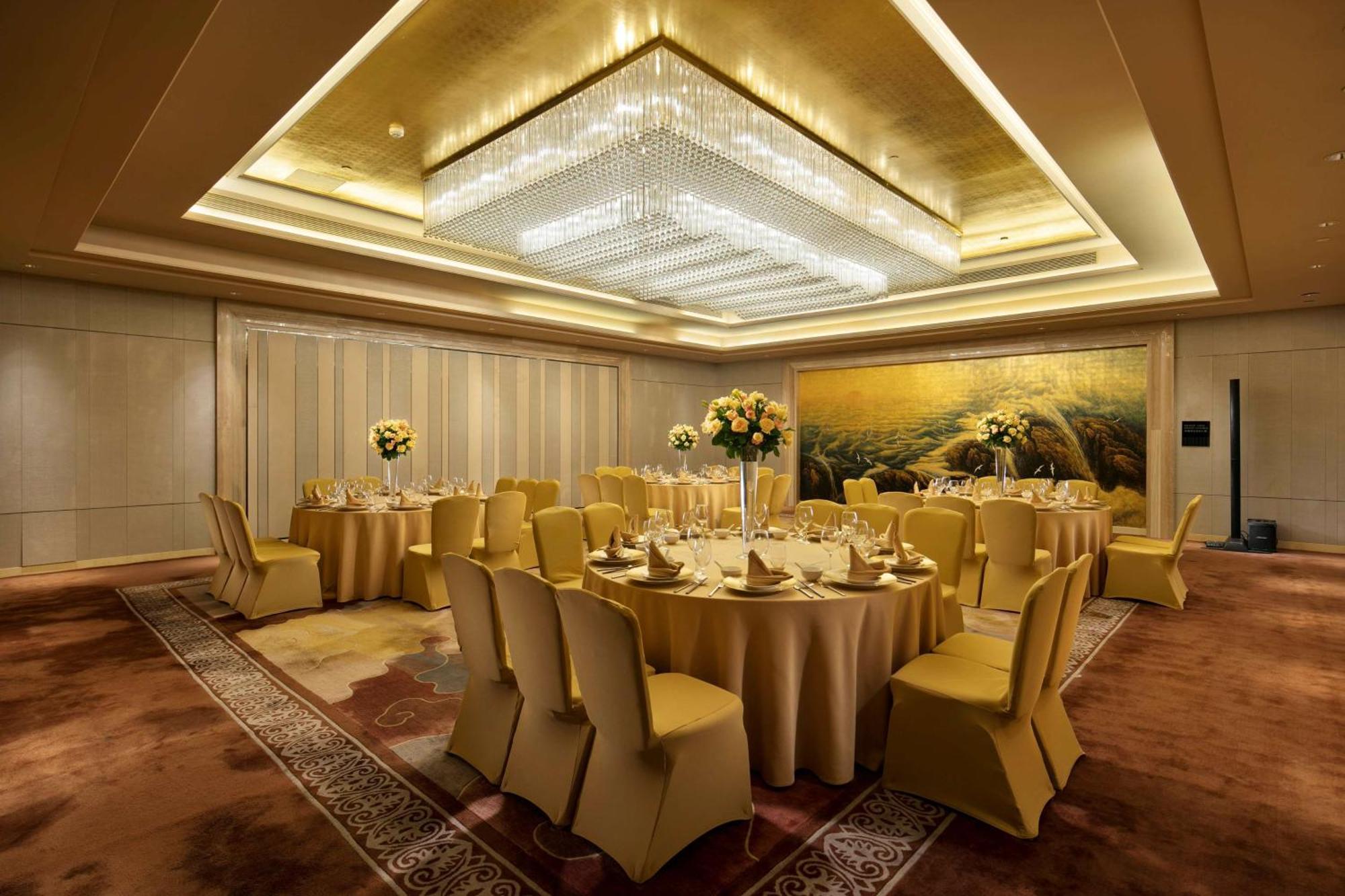 Hilton Dalian Otel Dış mekan fotoğraf